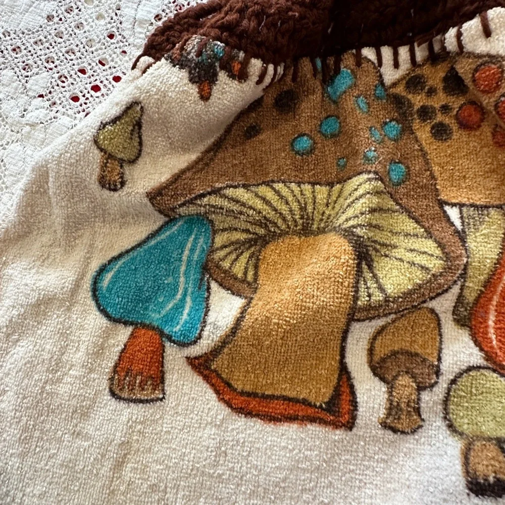Vintage Mushroom Hanging‎ Kitchen Towel Crochet Top Brown Fringe Cottagecore